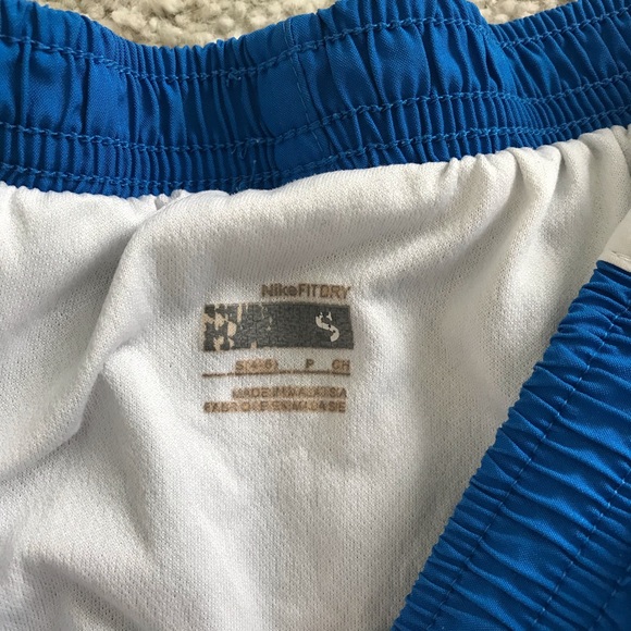 Nike Women’s Tempo Shorts - Picture 3 of 4